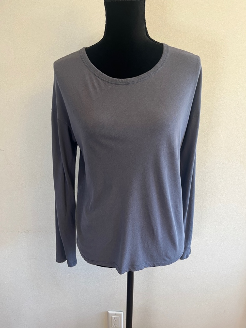 Everlane Long-Sleeve Crewneck Top in Slate